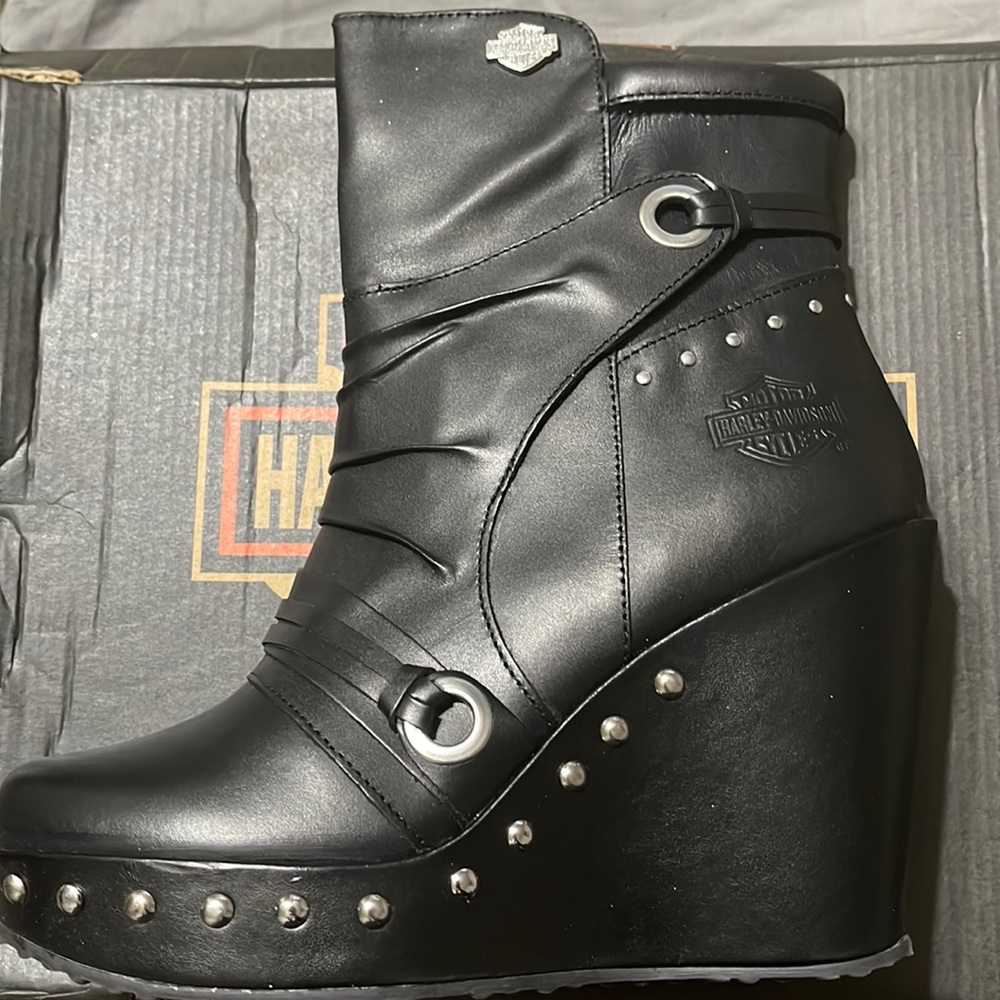 NIB Harley Davidson wedge studded boots!